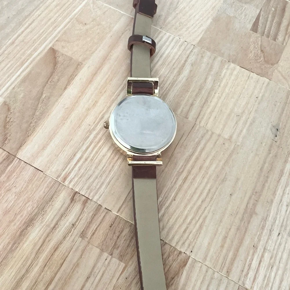 Unbranded ladies nautical gold tone fashion watch NEW BATTERY
